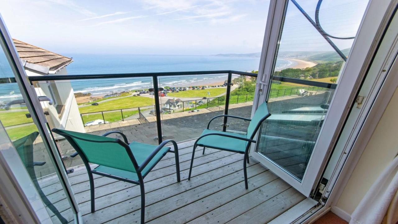 Clifton Court Apt 23 With Seaviews & Heated Pool Apartman Croyde Kültér fotó