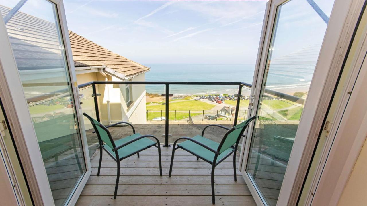 Clifton Court Apt 23 With Seaviews & Heated Pool Apartman Croyde Kültér fotó