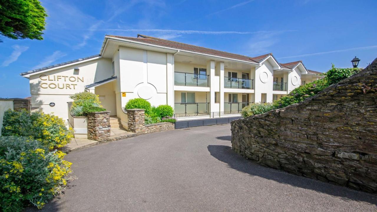 Clifton Court Apt 23 With Seaviews & Heated Pool Apartman Croyde Kültér fotó